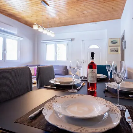 Zante Sunny Mountain Tatil Evi Anafonítria